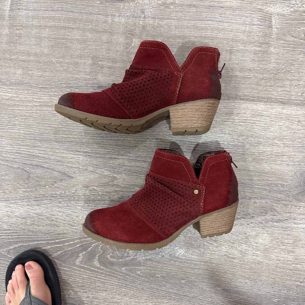Women's Burgundy Ankle Boots by Earth Origins size 8.5 - Picture 4 of 5